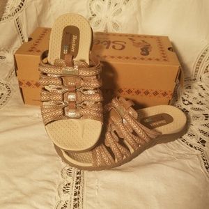 New W/Box Skechers Tribal Print Slide Sandals!
